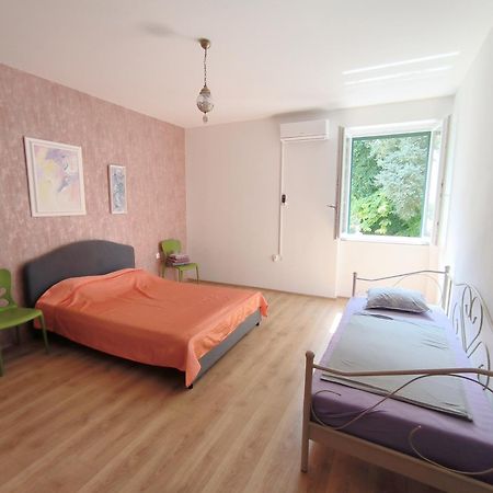 Bright And Colourful Apartment Luce -Sandy Beach Split Eksteriør billede